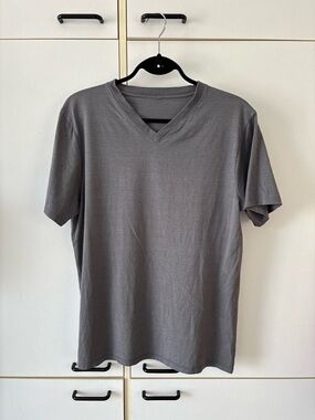Lululemon Men’s V-Neck Tee Gray Premium Minimalist Quiet Luxury Athletic